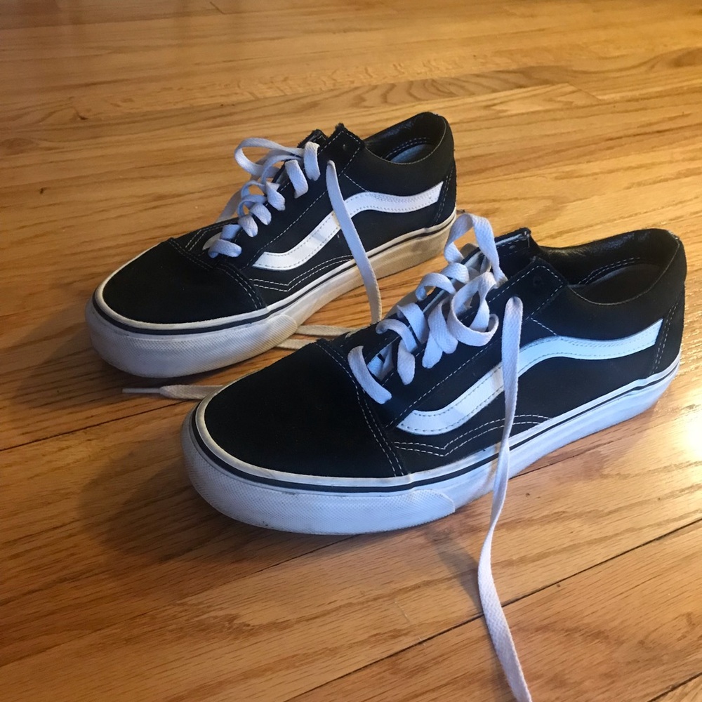 black vans ward low tops